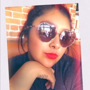 Meet your Posher, Yanelli